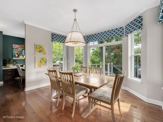 1250 W Thomas Road, Wheaton, IL 60187