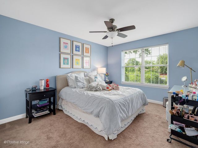 1250 W Thomas Road, Wheaton, IL 60187