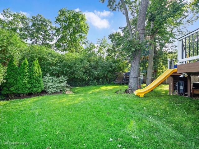 1250 W Thomas Road, Wheaton, IL 60187