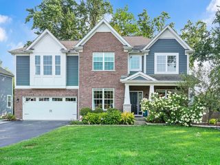 1250 W Thomas Road, Wheaton, IL 60187