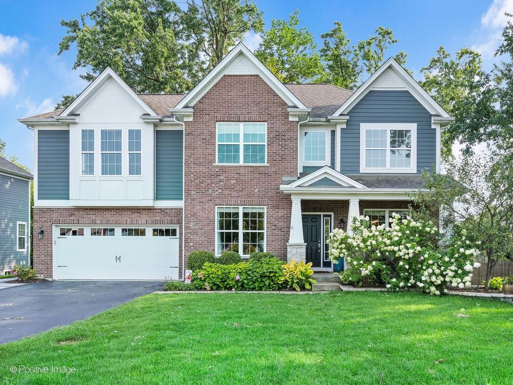 1250 W Thomas Road, Wheaton, IL 60187