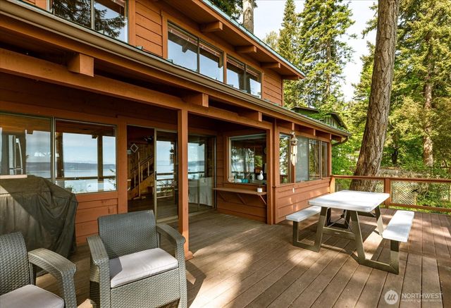 281 Harrington Road, Coupeville, WA 98239