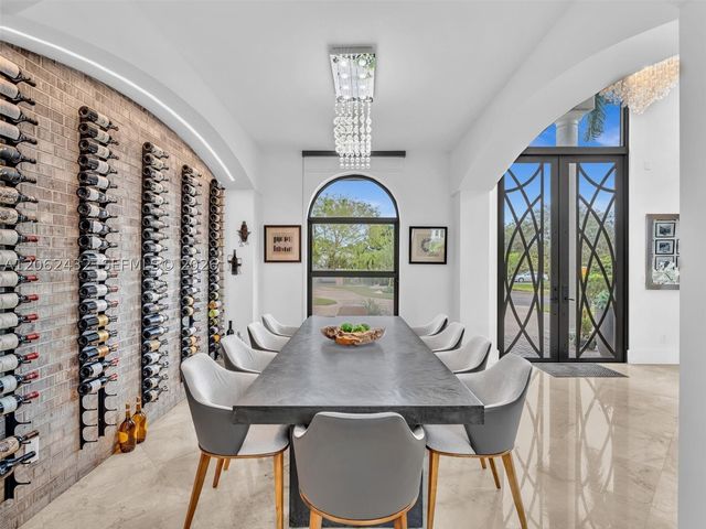 1021 NW 115th Ave, Plantation, FL 33323
