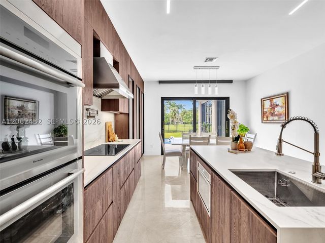 1021 NW 115th Ave, Plantation, FL 33323