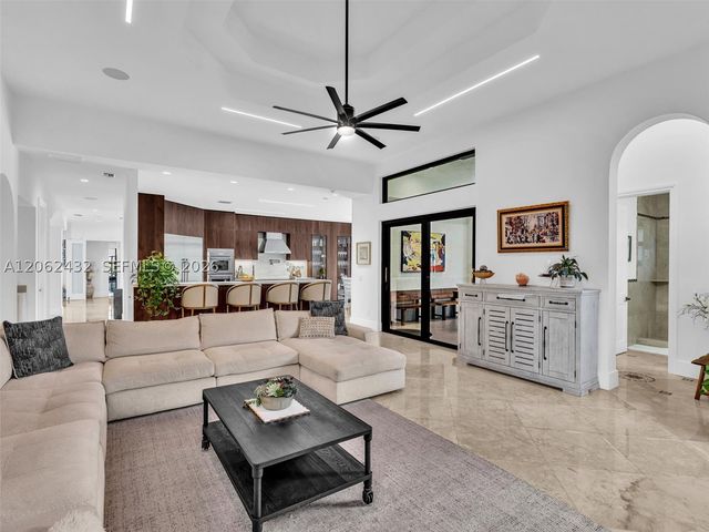 1021 NW 115th Ave, Plantation, FL 33323