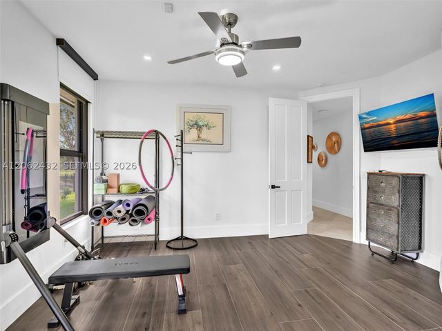 1021 NW 115th Ave, Plantation, FL 33323