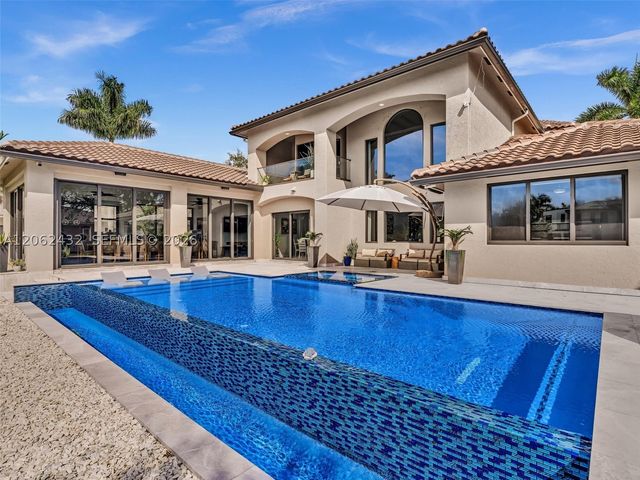 1021 NW 115th Ave, Plantation, FL 33323
