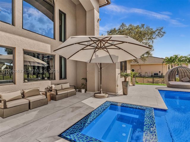 1021 NW 115th Ave, Plantation, FL 33323