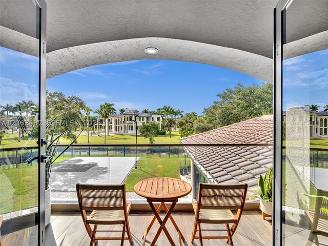 1021 NW 115th Ave, Plantation, FL 33323