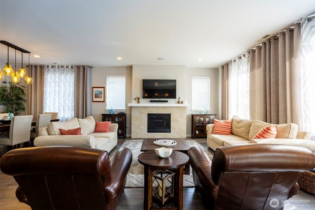 18748 Colwood Avenue NE, Poulsbo, WA 98370