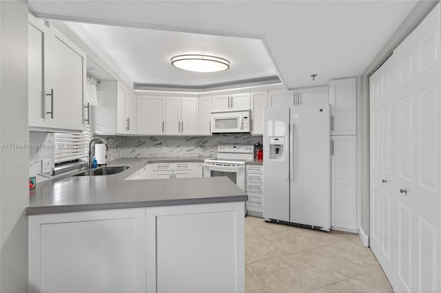 19800 Sandpointe Bay Dr 506, Tequesta, FL 33469