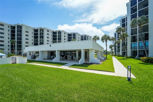 19800 Sandpointe Bay Dr 506, Tequesta, FL 33469