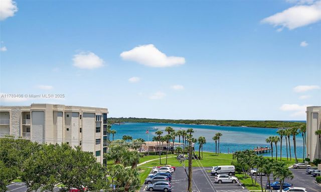 19800 Sandpointe Bay Dr 506, Tequesta, FL 33469