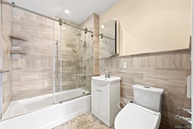 185 Battery Avenue 2A, Brooklyn, NY 11209