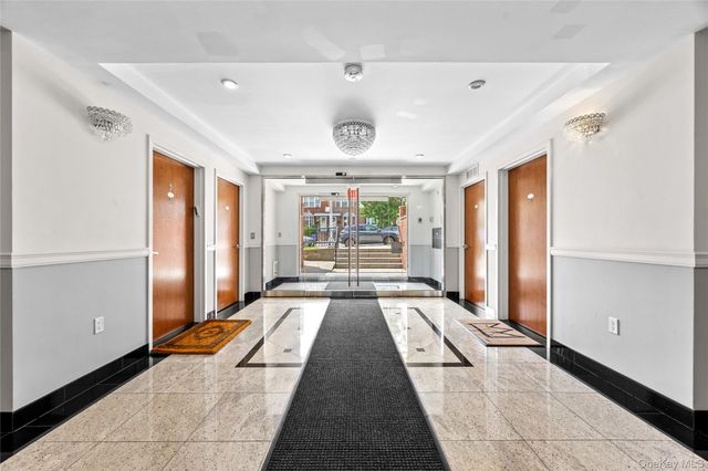 185 Battery Avenue 2A, Brooklyn, NY 11209