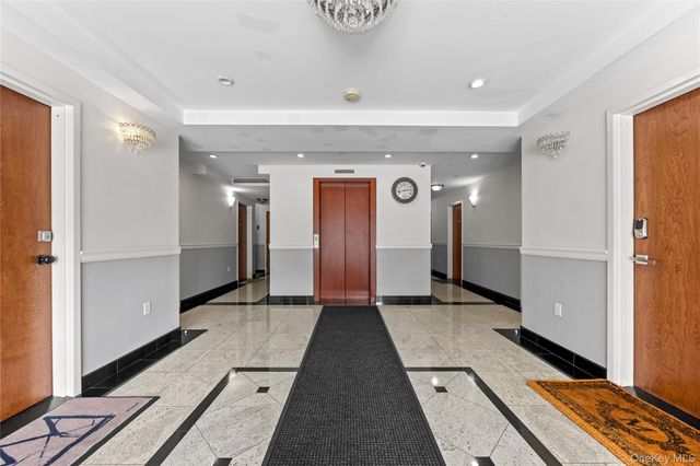 185 Battery Avenue 2A, Brooklyn, NY 11209