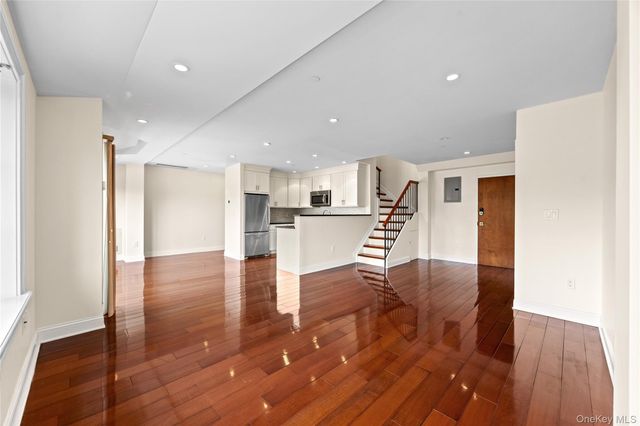 185 Battery Avenue 2A, Brooklyn, NY 11209