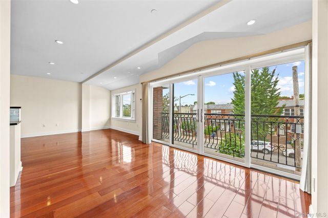 185 Battery Avenue 2A, Brooklyn, NY 11209