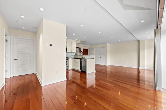 185 Battery Avenue 2A, Brooklyn, NY 11209