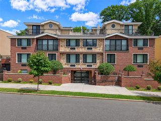 185 Battery Avenue 2A, Brooklyn, NY 11209