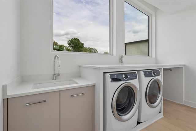 1505 S Dawsons Cove, West Des Moines, IA 50266