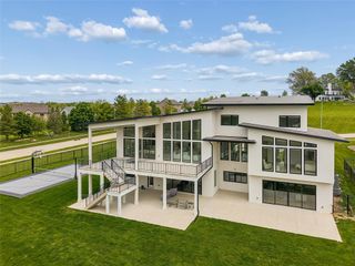 1505 S Dawsons Cove, West Des Moines, IA 50266