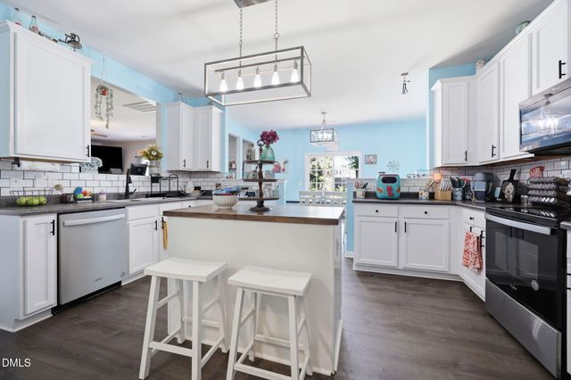 1612 Bancroft Court, Graham, NC 27253