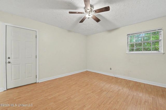 4307 Yosemite Drive, Ocean Springs, MS 39564