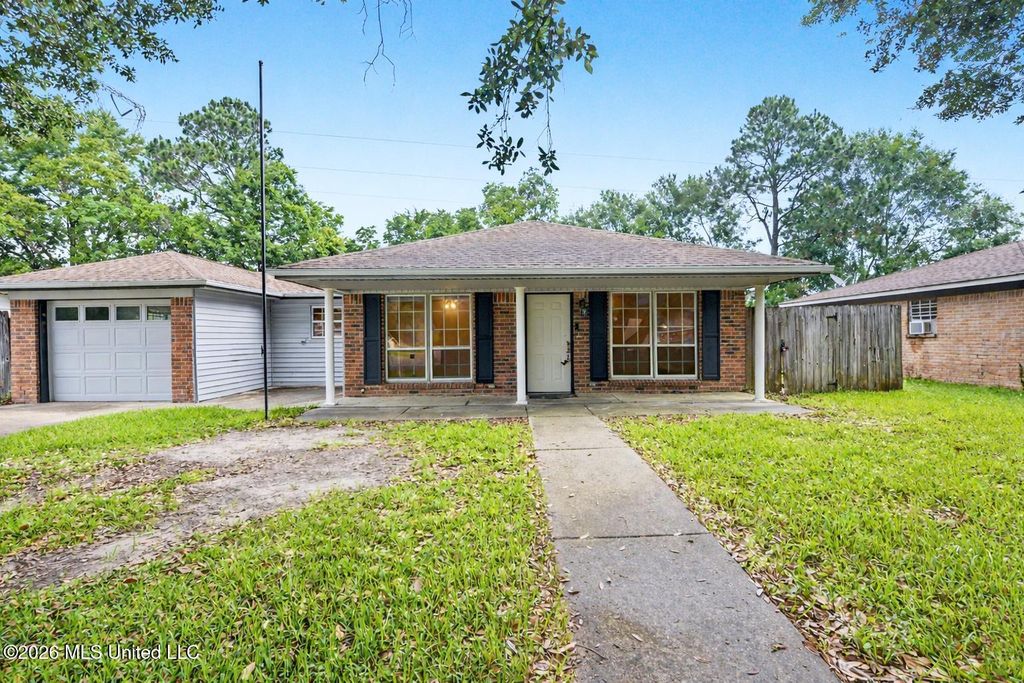 4307 Yosemite Drive, Ocean Springs, MS 39564