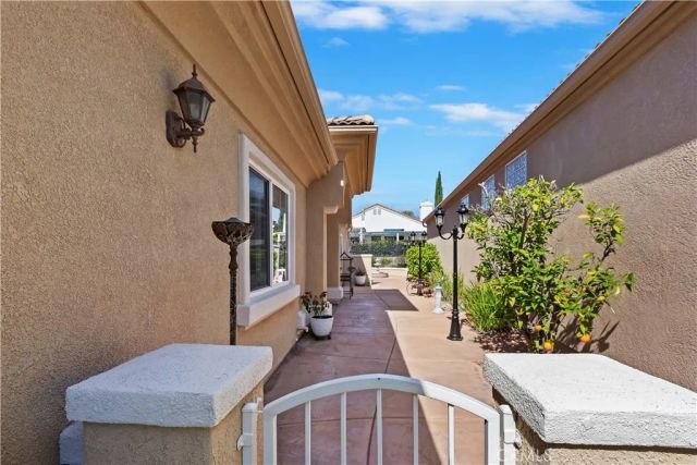 39965 Via Oporta, Murrieta, CA 92562