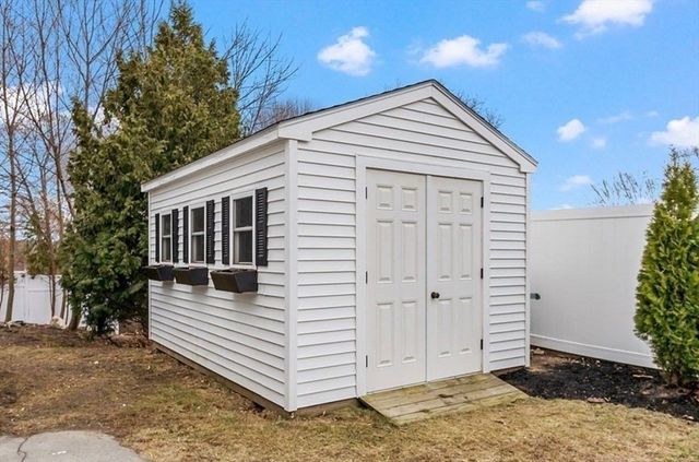 20 Pinehurst Ave, Methuen, MA 01844