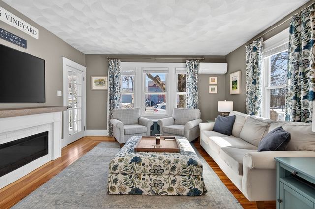 20 Pinehurst Ave, Methuen, MA 01844