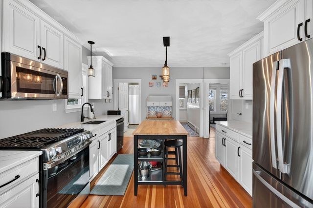 20 Pinehurst Ave, Methuen, MA 01844