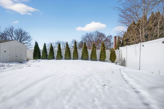 20 Pinehurst Ave, Methuen, MA 01844