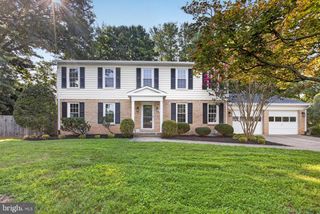 10101 NADINE DR, Vienna, VA 22181