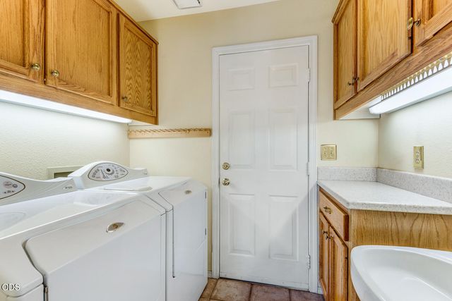 3308 NE Stonebrook Loop, Bend, OR 97701
