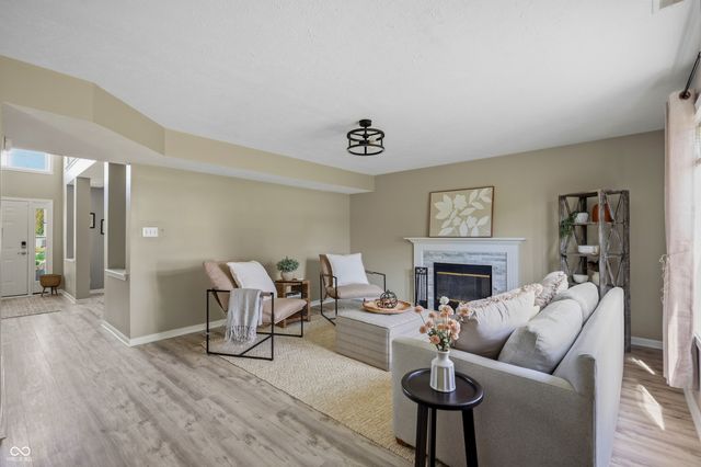 8017 Branch Creek Drive, Indianapolis, IN 46268