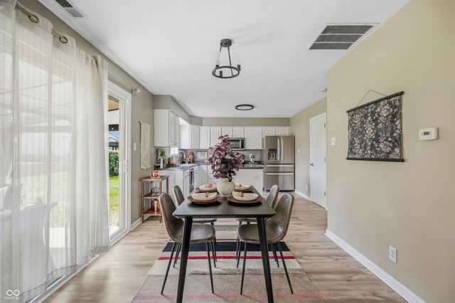8017 Branch Creek Drive, Indianapolis, IN 46268