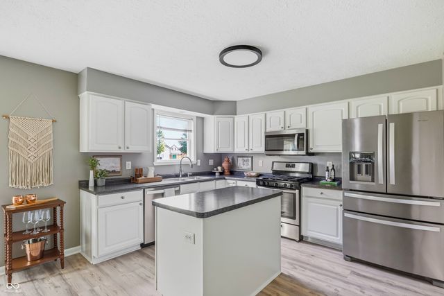 8017 Branch Creek Drive, Indianapolis, IN 46268