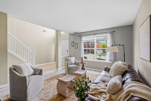8017 Branch Creek Drive, Indianapolis, IN 46268