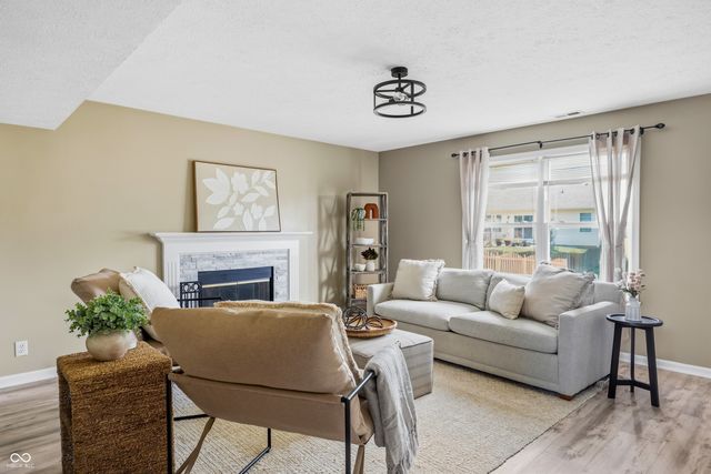 8017 Branch Creek Drive, Indianapolis, IN 46268
