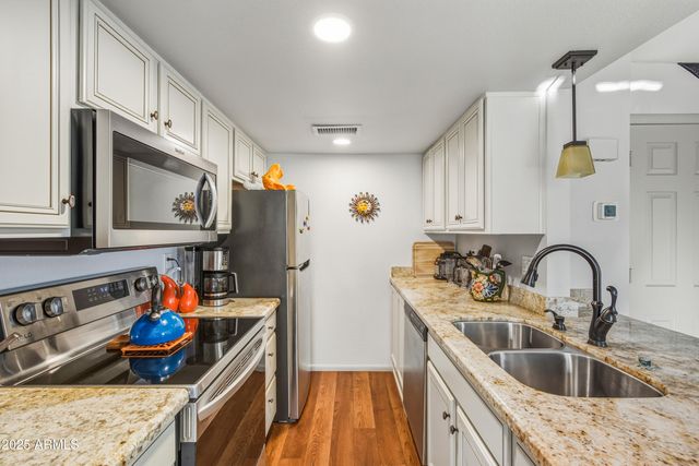 834 E JOAN D ARC Avenue, Phoenix, AZ 85022