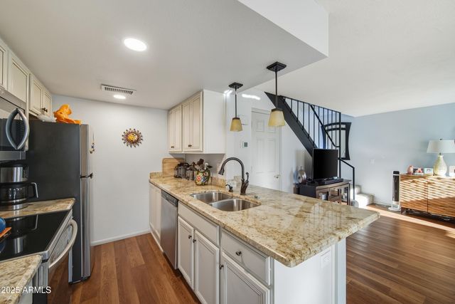 834 E JOAN D ARC Avenue, Phoenix, AZ 85022