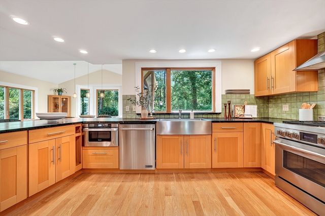 41 Taylor Rd, Acton, MA 01720