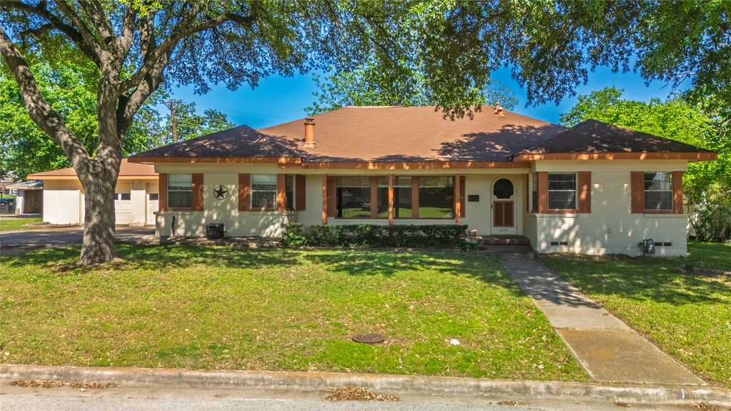 2309 Holsum Circle, Greenville, TX 75401