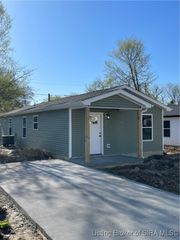 211 Guilford Avenue, Charlestown, IN 47111