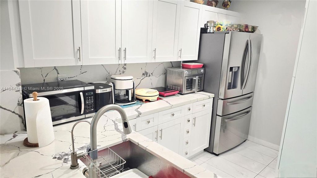 1 Alhambra Cir 501, Coral Gables, FL 33134