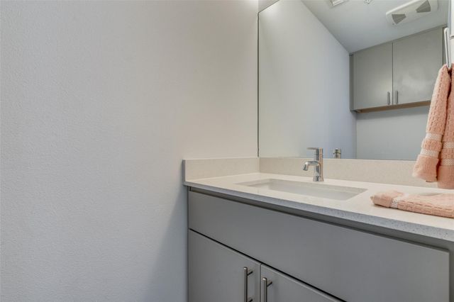 2002 E 7th ST 217, Austin, TX 78702