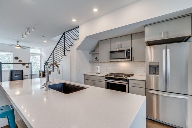 2002 E 7th ST 217, Austin, TX 78702