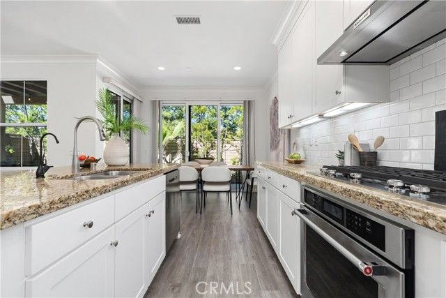 275 Rodeo 8, Irvine, CA 92602